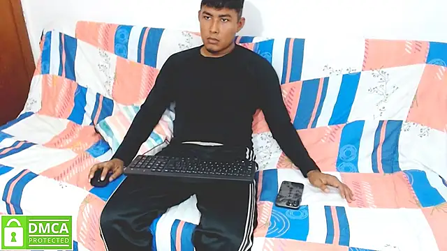Snapshot of Denzel_Ass26 chatting on May 13, 2026, 12:19 am Denzel Ass26 online show from May 13, 2026, 12:19 am