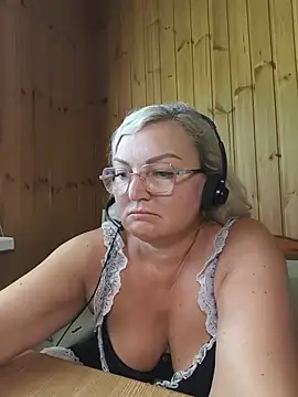 White-Chocolatte online show from July 1, 2026, 7:32 am