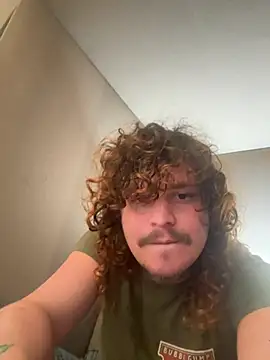 Snapshot of Bbyboybttm chatting on April 11, 2026, 10:08 am Bbyboybttm online show from April 11, 2026, 10:08 am