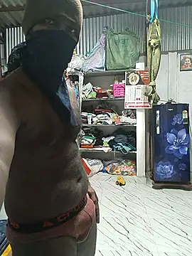 bigandhuge45 online show from May 5, 2026, 5:32 pm