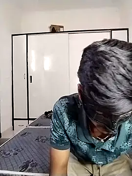 Snapshot of Love-Birdss chatting on April 29, 2026, 8:51 am Love-Birdss online show from April 29, 2026, 8:51 am