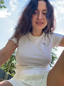 KarolDolly05 online show from June 9, 2026, 2:39 pm