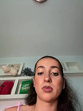 KarolDolly05 online show from July 3, 2026, 1:28 pm