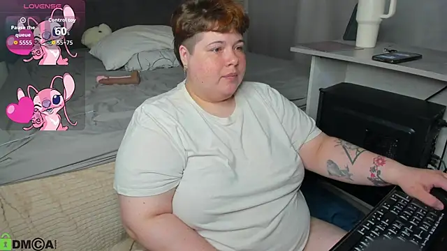 Snapshot of Sew_Sunny chatting on July 14, 2026, 9:03 am Sew Sunny online show from July 14, 2026, 9:03 am