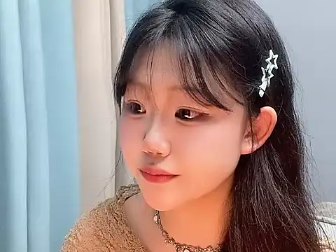 Snapshot of Lilababy00 chatting on April 8, 2026, 11:43 am Lilababy00 online show from April 8, 2026, 11:43 am