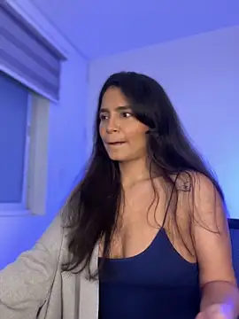 holaRosa online show from May 30, 2026, 11:24 pm