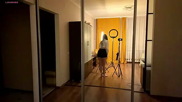 Snapshot of peachlunee chatting on April 11, 2026, 3:22 am peachlunee online show from April 11, 2026, 3:22 am