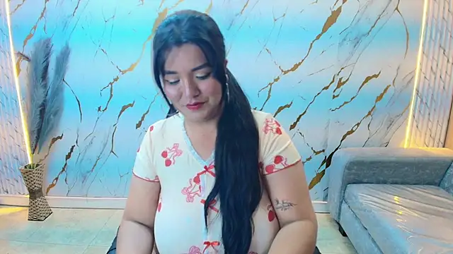 Snapshot of Sasha_tf chatting on May 5, 2026, 8:50 pm Sasha tf online show from May 5, 2026, 8:50 pm