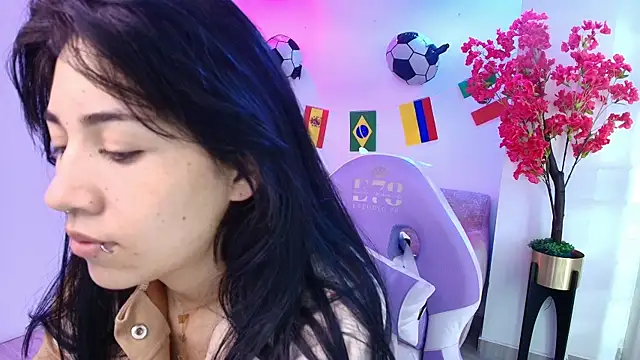 Snapshot of Rainy_doll chatting on July 16, 2026, 12:00 pm Rainy doll online show from July 16, 2026, 12:00 pm