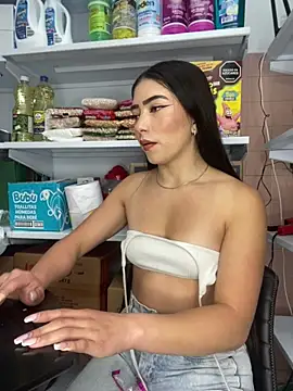 AMBERBUNNY  online show from June 12, 2026, 3:33 pm