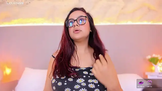 Snapshot of AlisonRoos chatting on April 11, 2026, 7:45 am AlisonRoos online show from April 11, 2026, 7:45 am