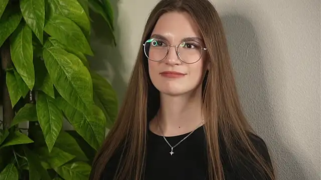 ToyaEssex online show from April 10, 2026, 10:42 am