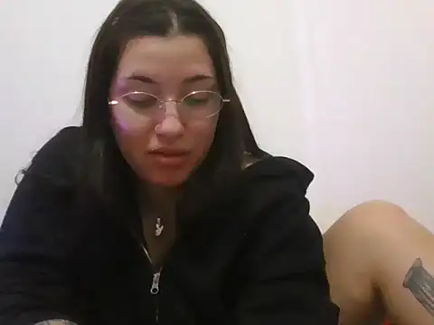 Snapshot of cherryxxox chatting on April 17, 2026, 1:52 am cherryxxox online show from April 17, 2026, 1:52 am