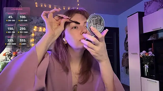 FairyFl0ra online show from April 12, 2026, 12:37 am