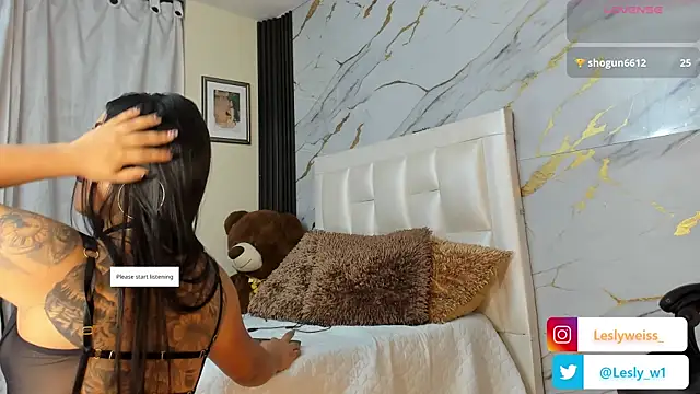 lesly1w online show from June 15, 2026, 11:45 am