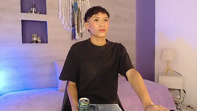 Velvet An online show from May 2, 2026, 3:44 am