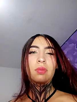 Snapshot of Rouxx_1 chatting on May 4, 2026, 11:56 pm Rouxx 1 online show from May 4, 2026, 11:56 pm