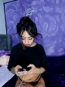 Snapshot of Rouxx_1 chatting on May 14, 2026, 8:15 pm Rouxx 1 online show from May 14, 2026, 8:15 pm