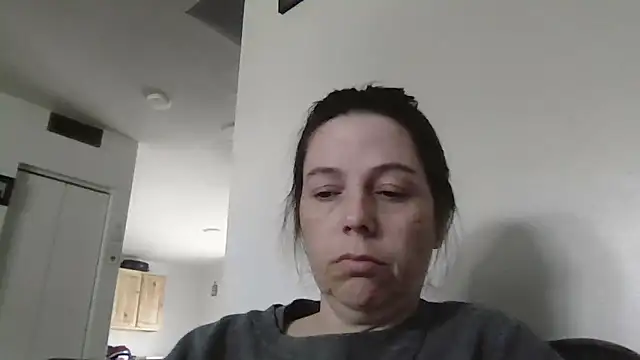 lily1982 online show from May 8, 2026, 7:19 pm