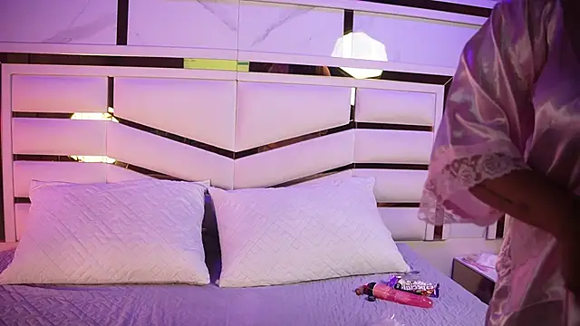 Snapshot of adhara_sm chatting on April 8, 2026, 5:18 am adhara sm online show from April 8, 2026, 5:18 am