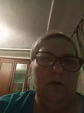 AureliaSky598 online show from May 22, 2026, 7:41 pm