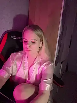 VioletEcho online show from April 11, 2026, 8:46 pm