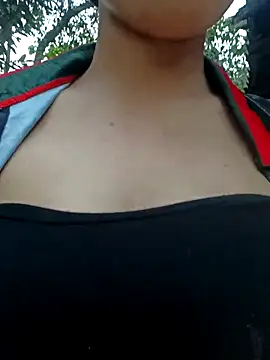 Snapshot of ross001 chatting on April 11, 2026, 11:14 am ross001 online show from April 11, 2026, 11:14 am