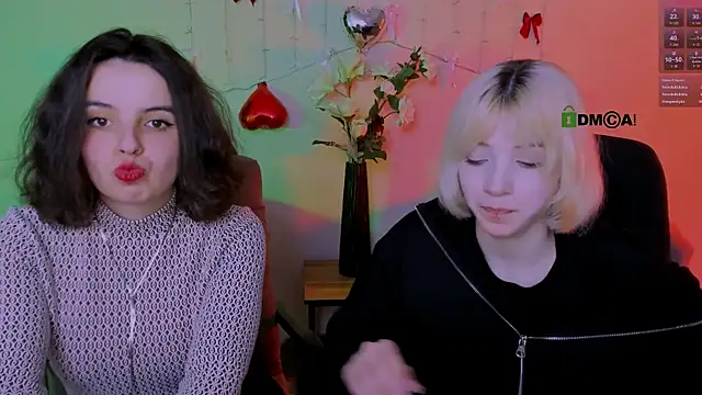 Snapshot of mia_mooon_ chatting on April 15, 2026, 9:49 am mia mooon online show from April 15, 2026, 9:49 am