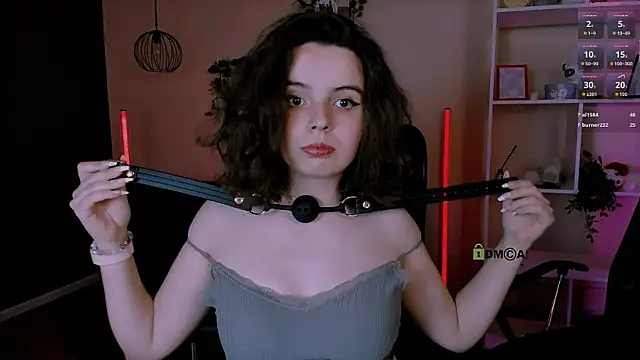 Snapshot of mia_mooon_ chatting on May 16, 2026, 10:36 am mia mooon online show from May 16, 2026, 10:36 am