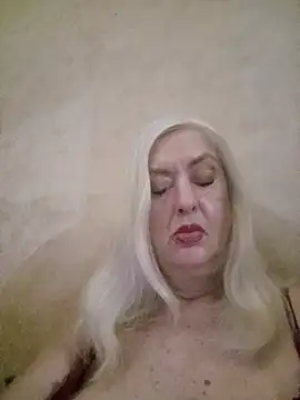 Julia20X online show from July 4, 2026, 9:15 am