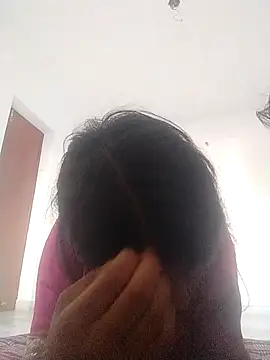 Shaniya03 online show from May 4, 2026, 10:11 am