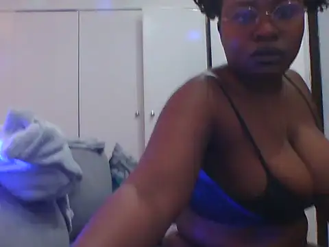 Snapshot of TwerkingTemptress chatting on April 24, 2026, 10:45 pm TwerkingTemptress online show from April 24, 2026, 10:45 pm
