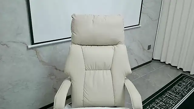 LUNYI-CC online show from July 14, 2026, 11:38 am