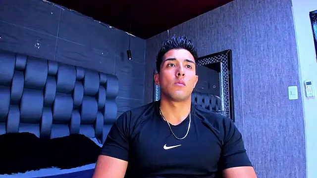 alangreek1 online show from April 19, 2026, 8:33 pm