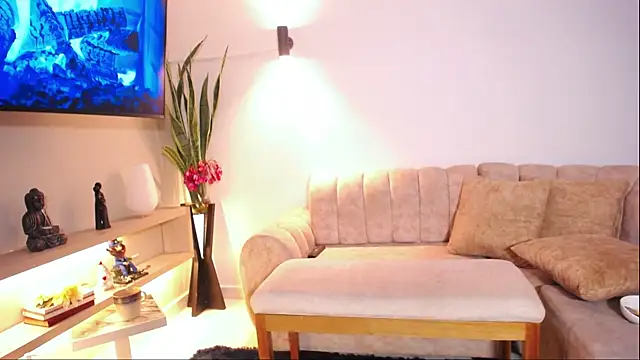 Honey luxury cute online show from April 21, 2026, 1:07 am