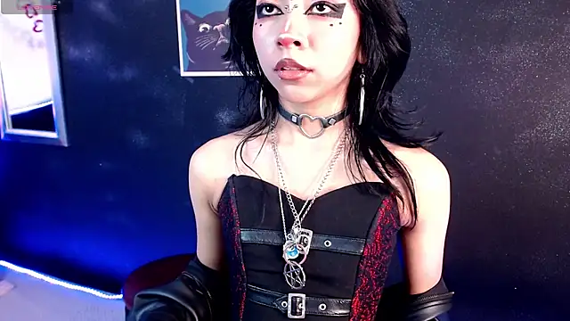 KiomyVamp online show from May 7, 2026, 4:01 pm