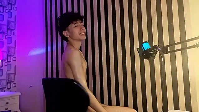 Snapshot of Twink_Sebas7 chatting on June 3, 2026, 2:33 pm Twink Sebas7 online show from June 3, 2026, 2:33 pm