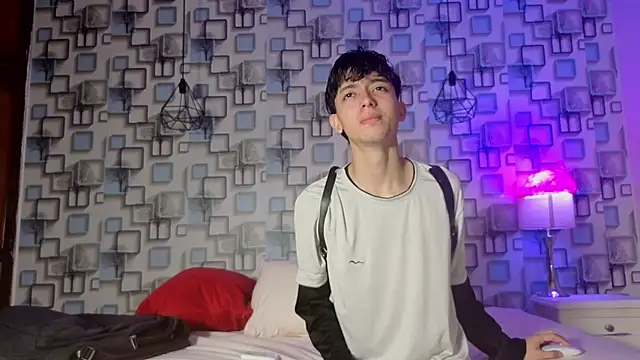 Snapshot of Twink_Sebas7 chatting on June 10, 2026, 12:15 pm Twink Sebas7 online show from June 10, 2026, 12:15 pm