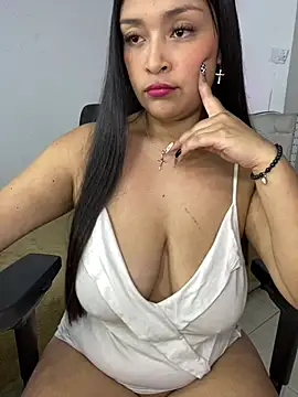 Snapshot of Simplemente_Aurora chatting on May 21, 2026, 7:10 pm Simplemente Aurora online show from May 21, 2026, 7:10 pm