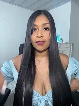 Snapshot of Simplemente_Aurora chatting on July 10, 2026, 10:01 pm Simplemente Aurora online show from July 10, 2026, 10:01 pm