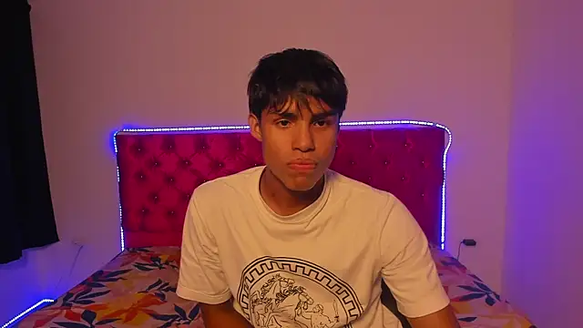 Snapshot of skinny_sam chatting on April 12, 2026, 4:06 am skinny sam online show from April 12, 2026, 4:06 am