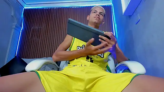 Omen20  online show from April 11, 2026, 11:14 am