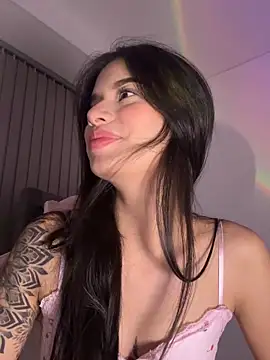 Giiasteele online show from April 9, 2026, 1:16 am