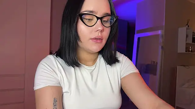 lola raze online show from May 21, 2026, 10:17 pm
