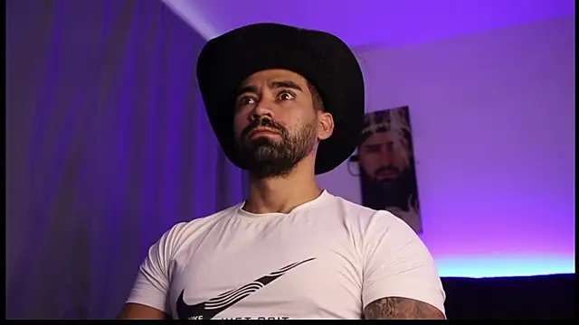 Snapshot of miike_smit chatting on April 16, 2026, 11:22 am miike smit online show from April 16, 2026, 11:22 am