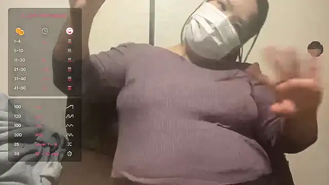 Snapshot of runa-chan- chatting on April 14, 2026, 10:21 am runa-chan- online show from April 14, 2026, 10:21 am