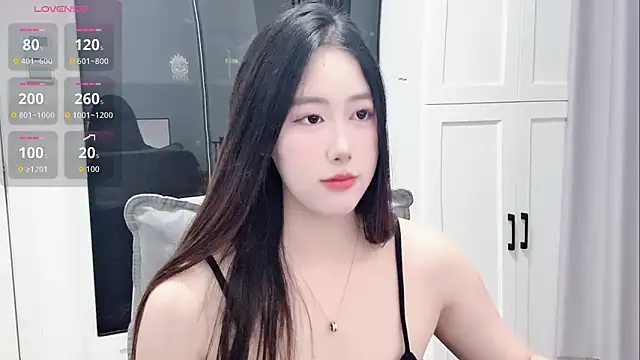 secret-sese online show from April 19, 2026, 1:32 pm