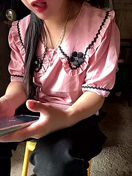 Maianly online show from April 17, 2026, 2:36 am