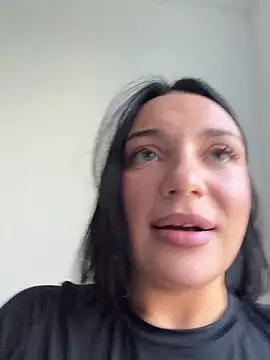 LucyHotty  online show from April 18, 2026, 10:08 am