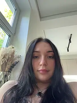 LucyHotty  online show from June 20, 2026, 4:10 pm